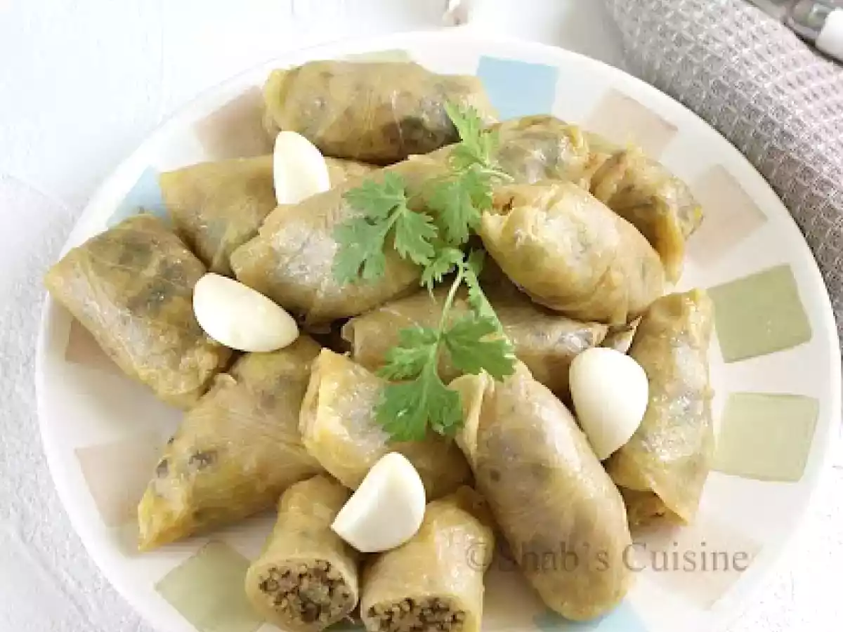 Mehshi Malfouf (Stuffed Cabbage rolls)