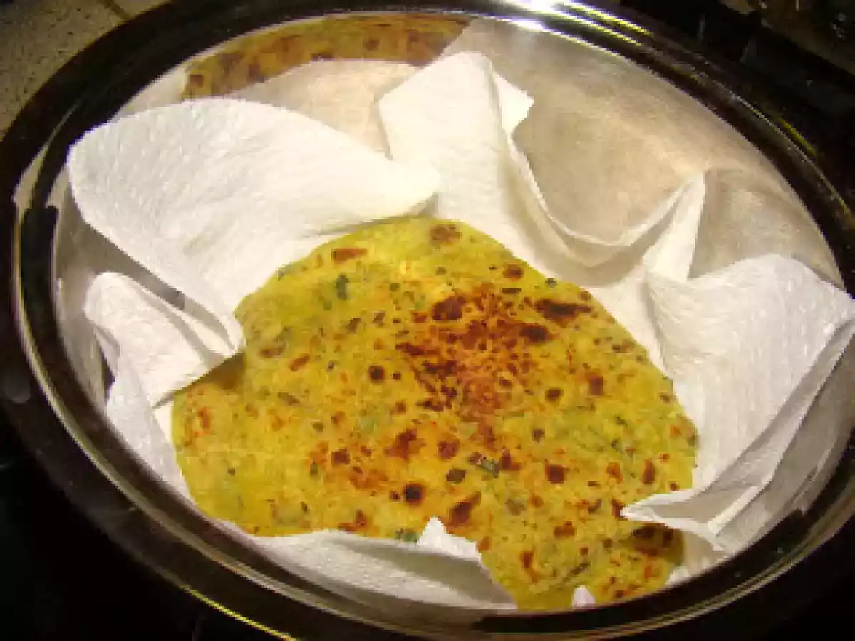 Methi Thepla/Fenugreek Greens Flat bread - photo 2