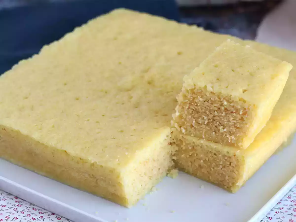 Microwave yogurt cake in 10 minutes