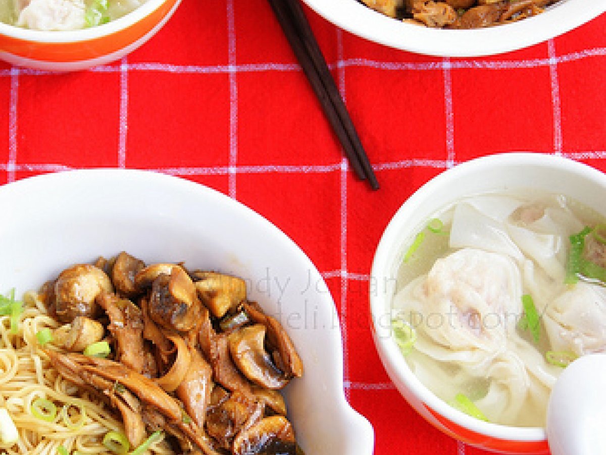 Mie Ayam Jamur Pangsit // Noodle with Sweet Chicken and Mushroom Stir Fry and Won ton Soup - photo 2