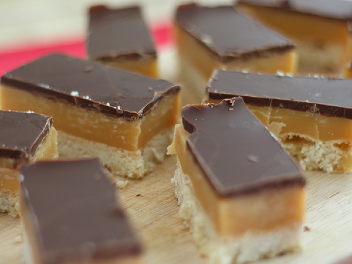 Millionaire's shortbread or homemade Twix - Video recipe! - photo 3