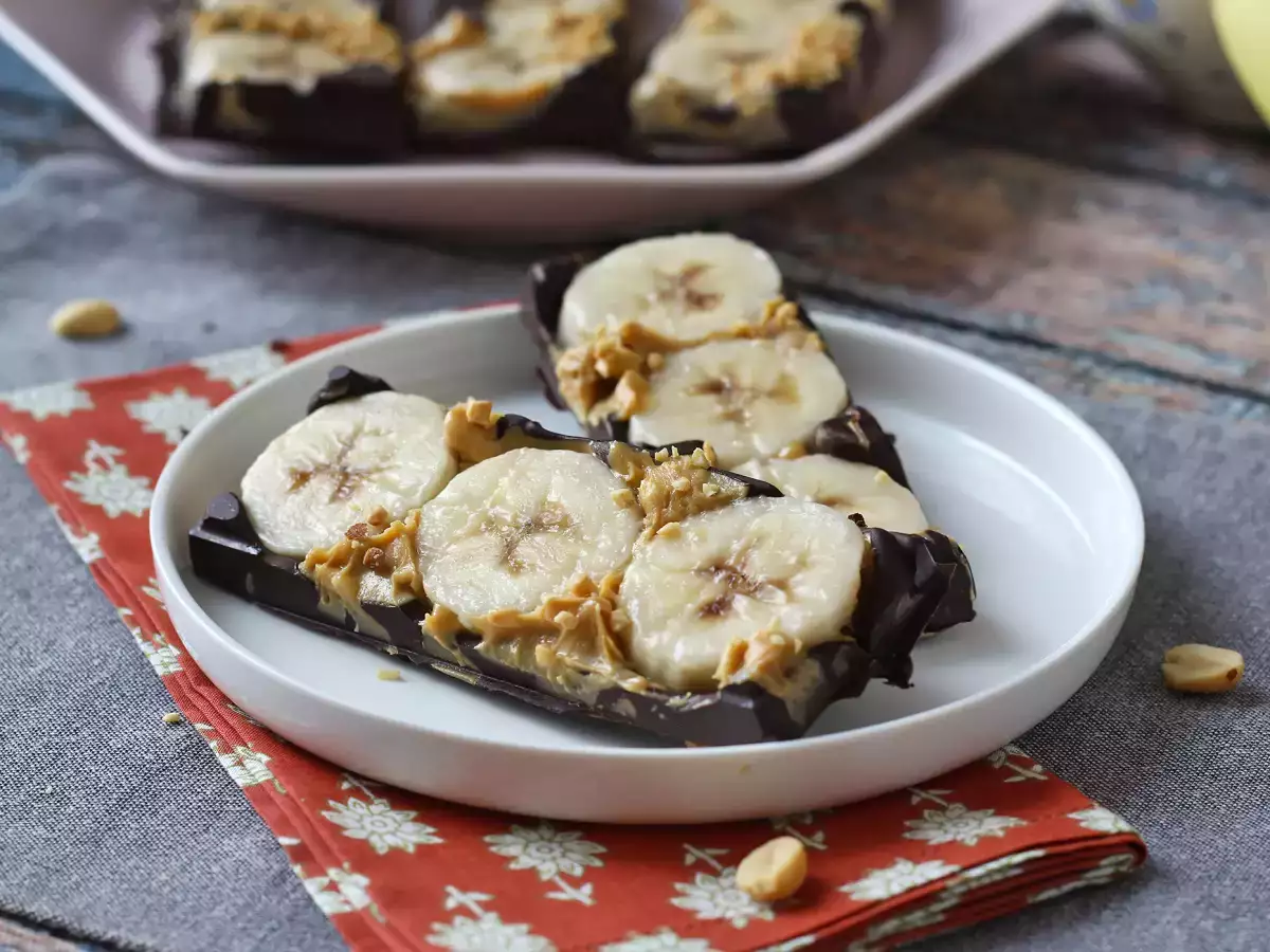 Mini banana, peanut butter and chocolate bars, indulgent and with no added sugar - photo 6
