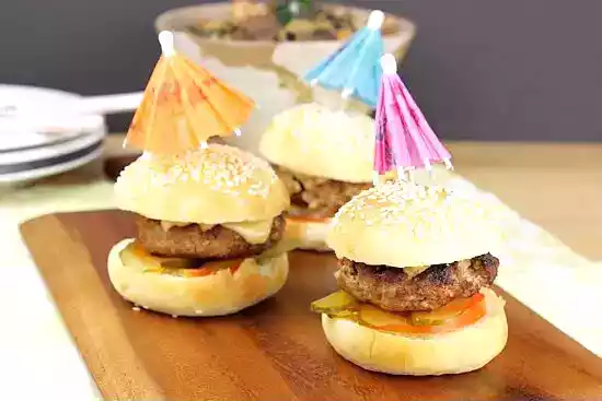 Mini burgers recipe: sliders delight