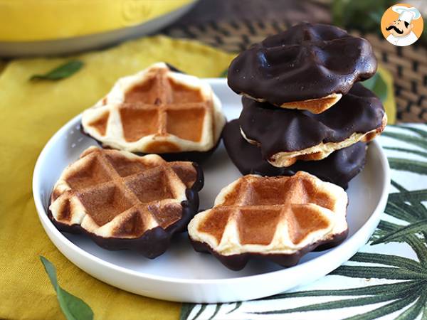 Mini chocolate waffles