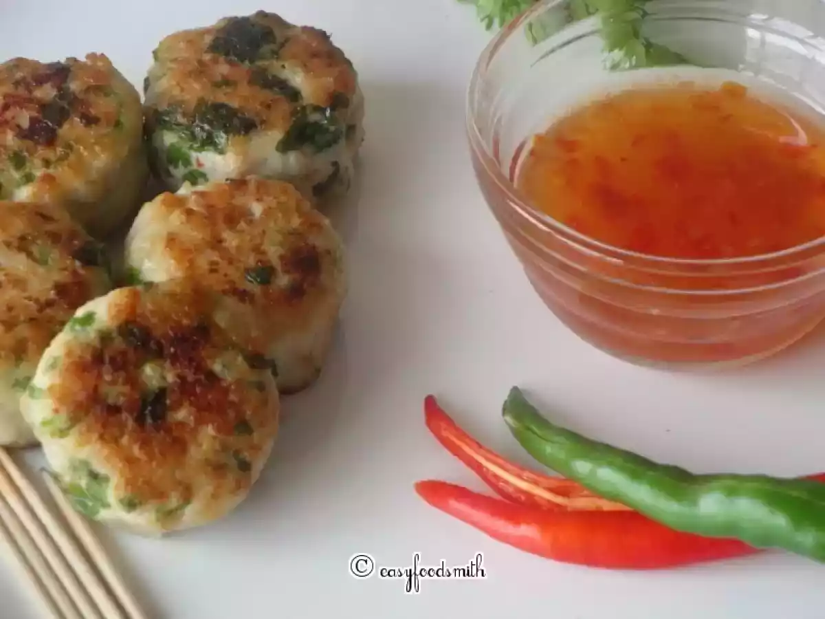 MINI COCKTAIL CHICKEN PATTIES WITH SWEET CHILLI SAUCE - photo 2