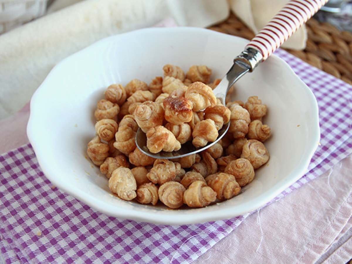 Mini croissants cereals