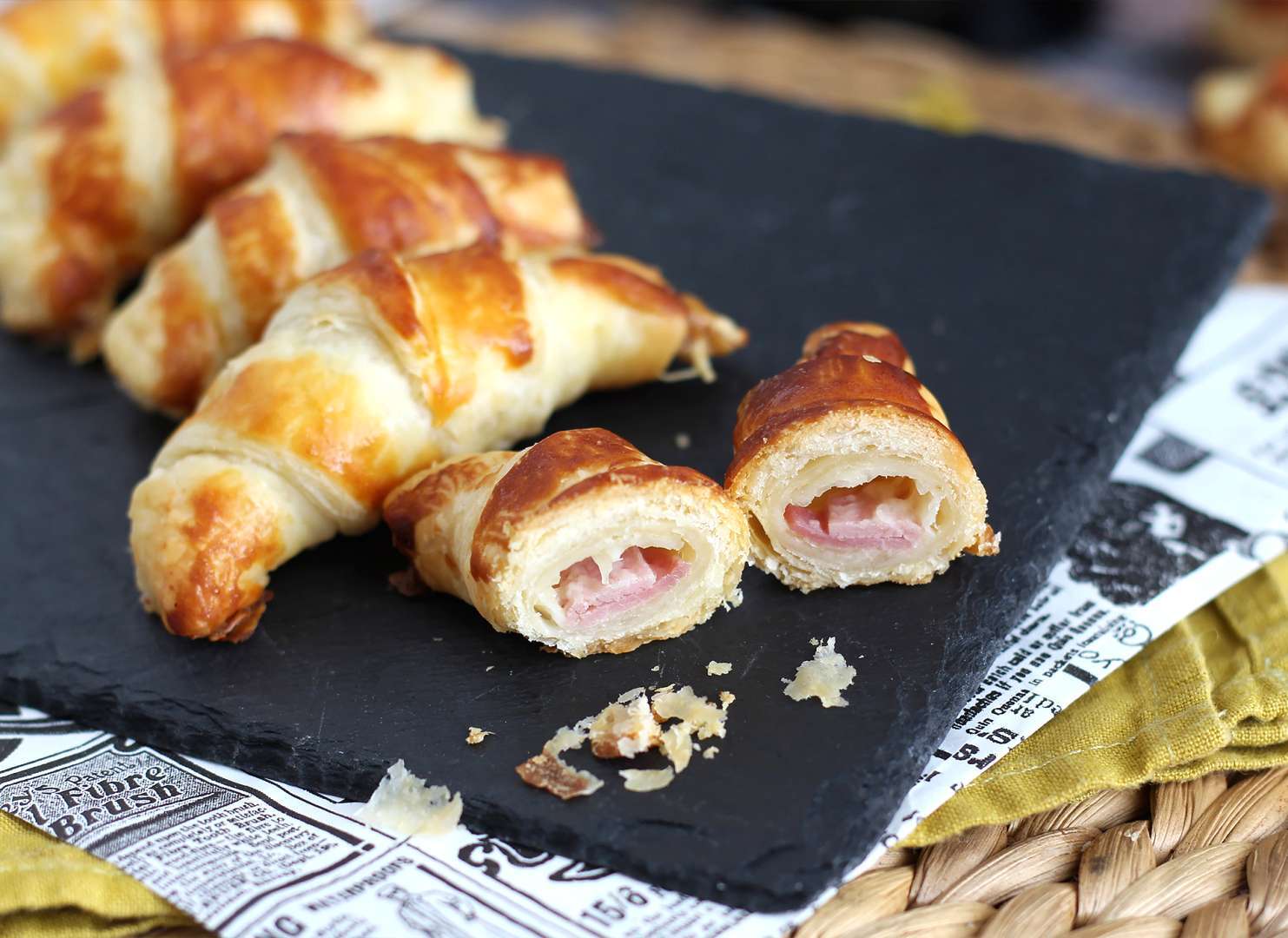 Mini croissants stuffed with ham, cheese and bechamel sauce Recipe Petitchef