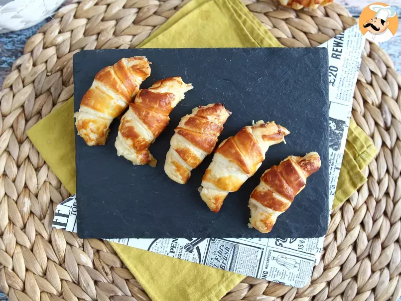 Mini croissants stuffed with ham, cheese and bechamel sauce, photo 6