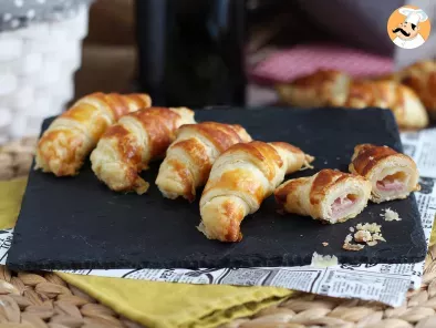 Mini croissants stuffed with ham, cheese and bechamel sauce, photo 5