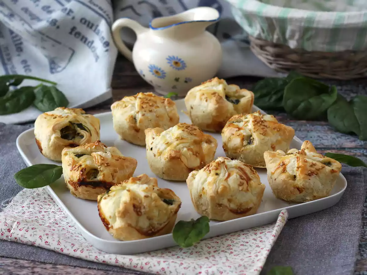 Mini spinach and goat's cheese puff pastries - photo 4