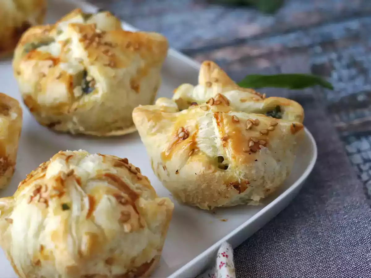 Mini spinach and goat's cheese puff pastries - photo 7