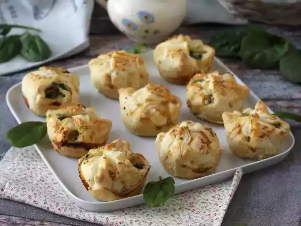 Recipe Mini spinach and goat's cheese puff pastries