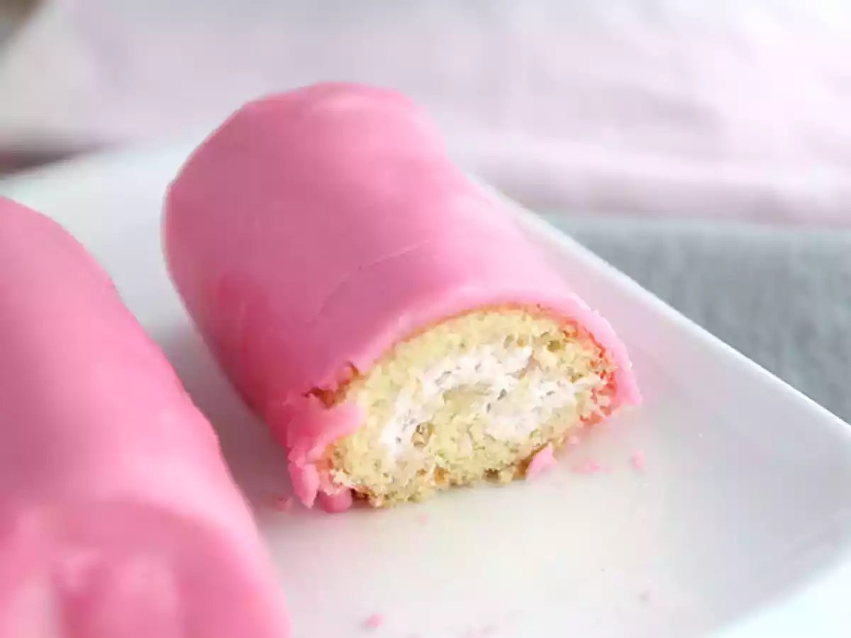 Mini strawberry rolls, pink panthers - photo 3