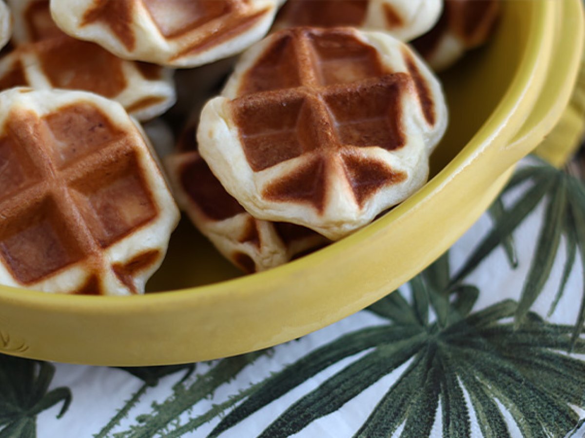 Mini waffles with chocolate - photo 5