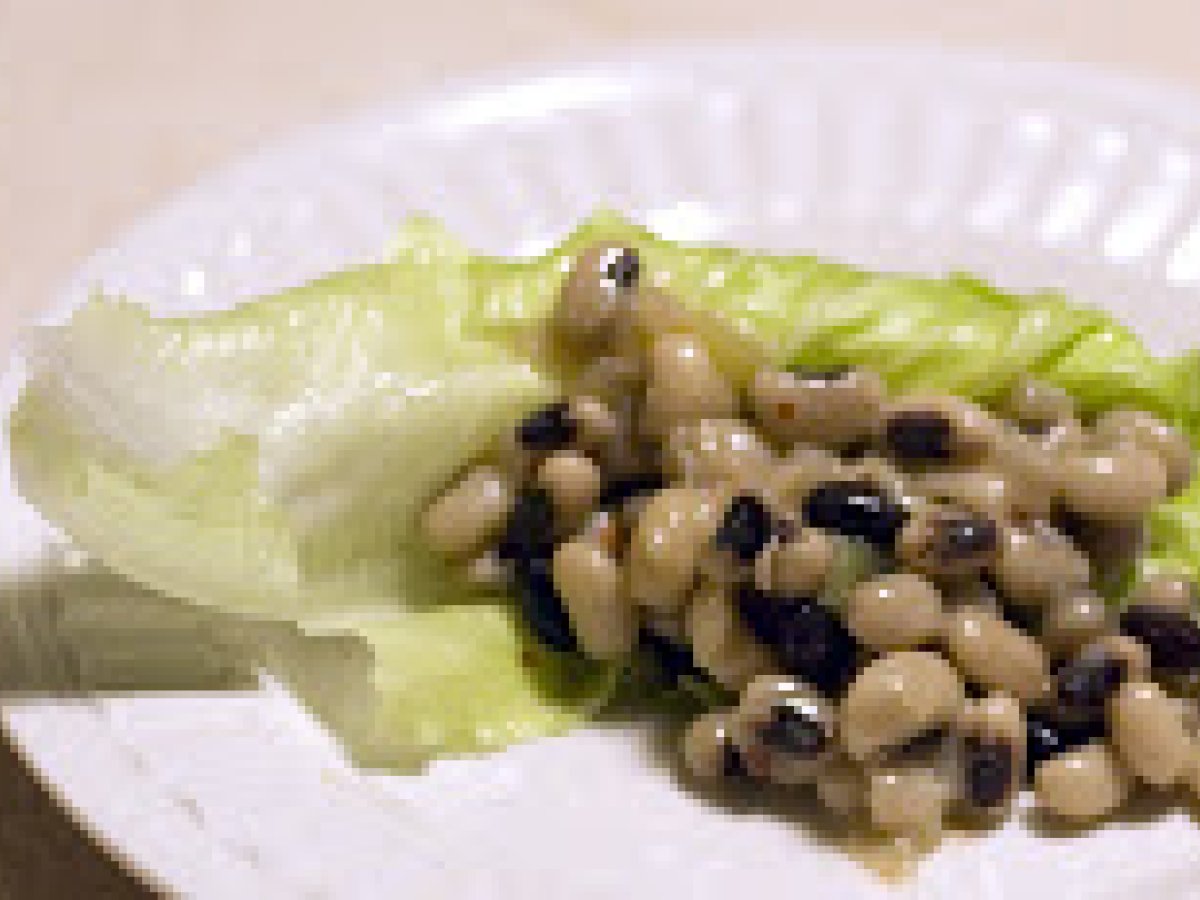 Mmmm, Mmmm, M'Baazi: Kenyan Black-Eyed Peas in Coconut Milk