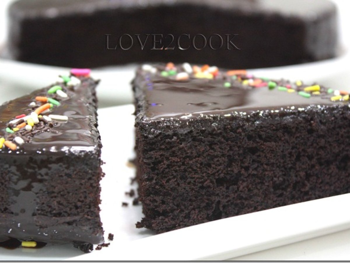 Moist Chocolate Cake - photo 3