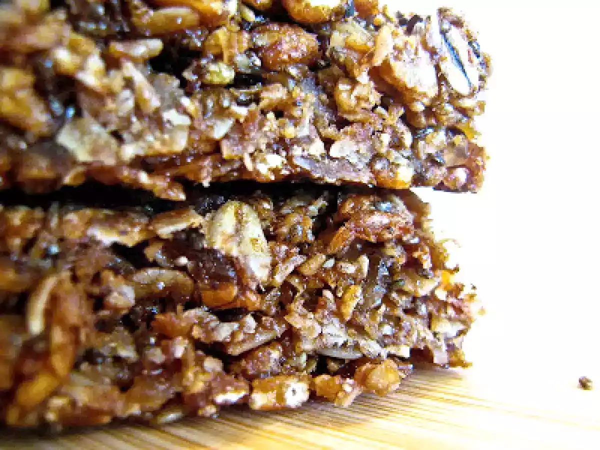 Molasses Ginger Granola Bars