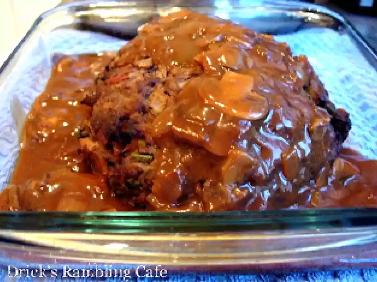 Momma's 'steak-like' Meatloaf with Mushroom Gravy