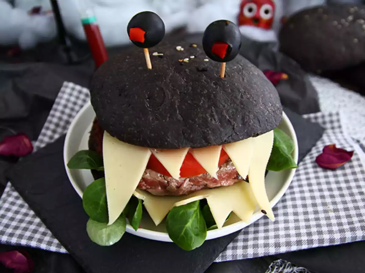 Monster burger for halloween - photo 4