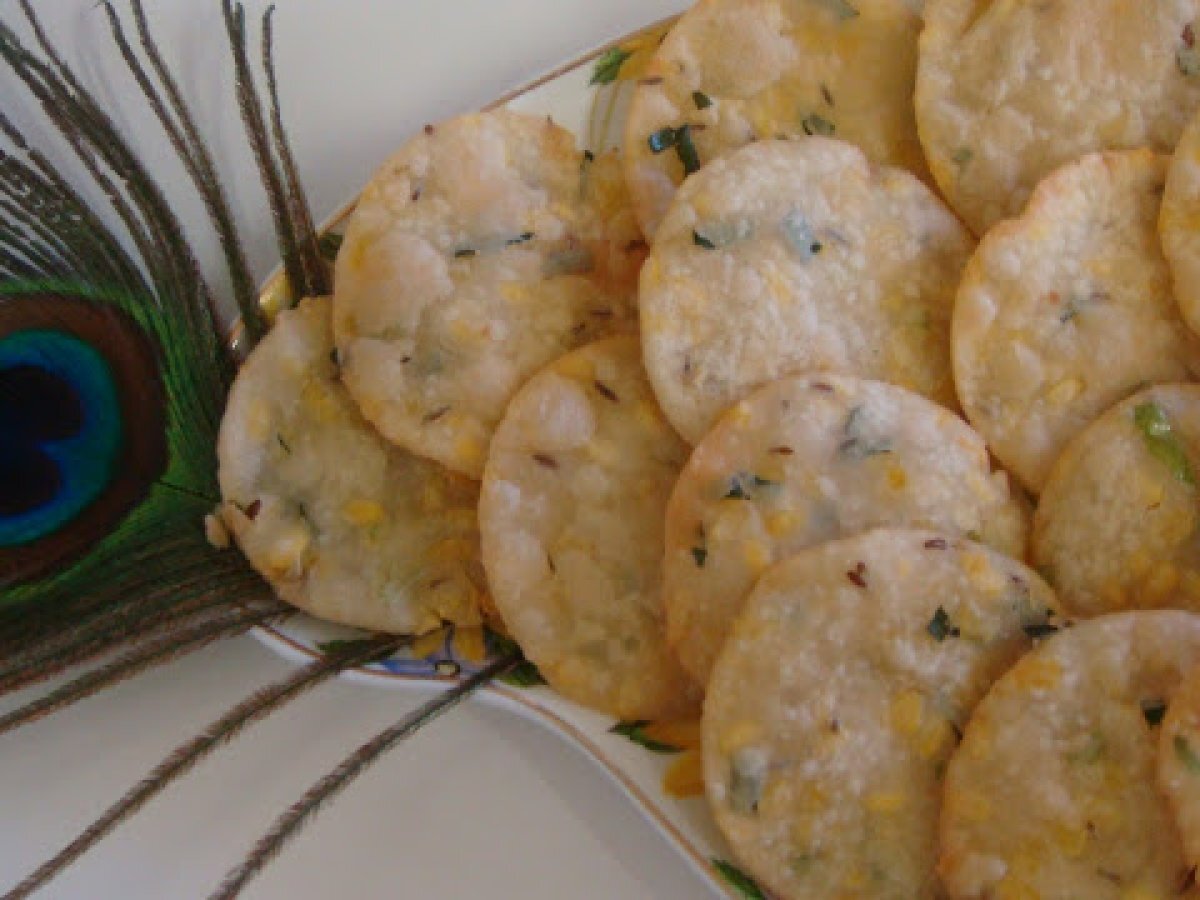 Moong Dal Thattai (Rice Crackers) - photo 3