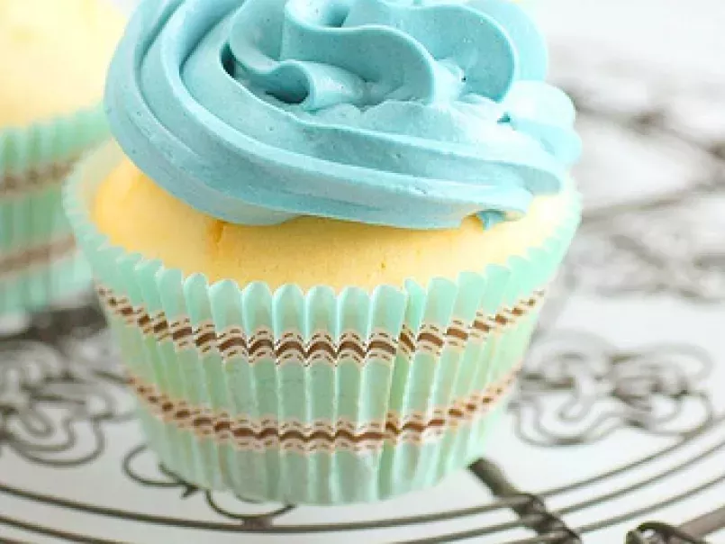 More Inspiration From Donna Hay - Blue Cupcakes, photo 1