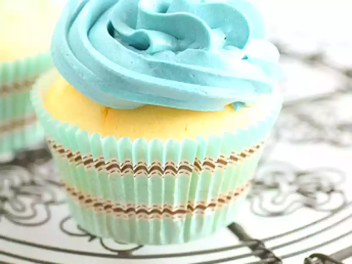 More Inspiration From Donna Hay - Blue Cupcakes