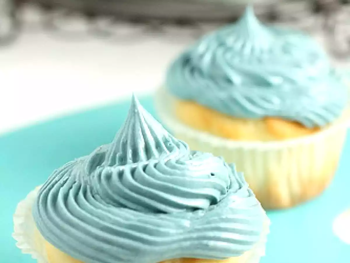 More Inspiration From Donna Hay - Blue Cupcakes - photo 3