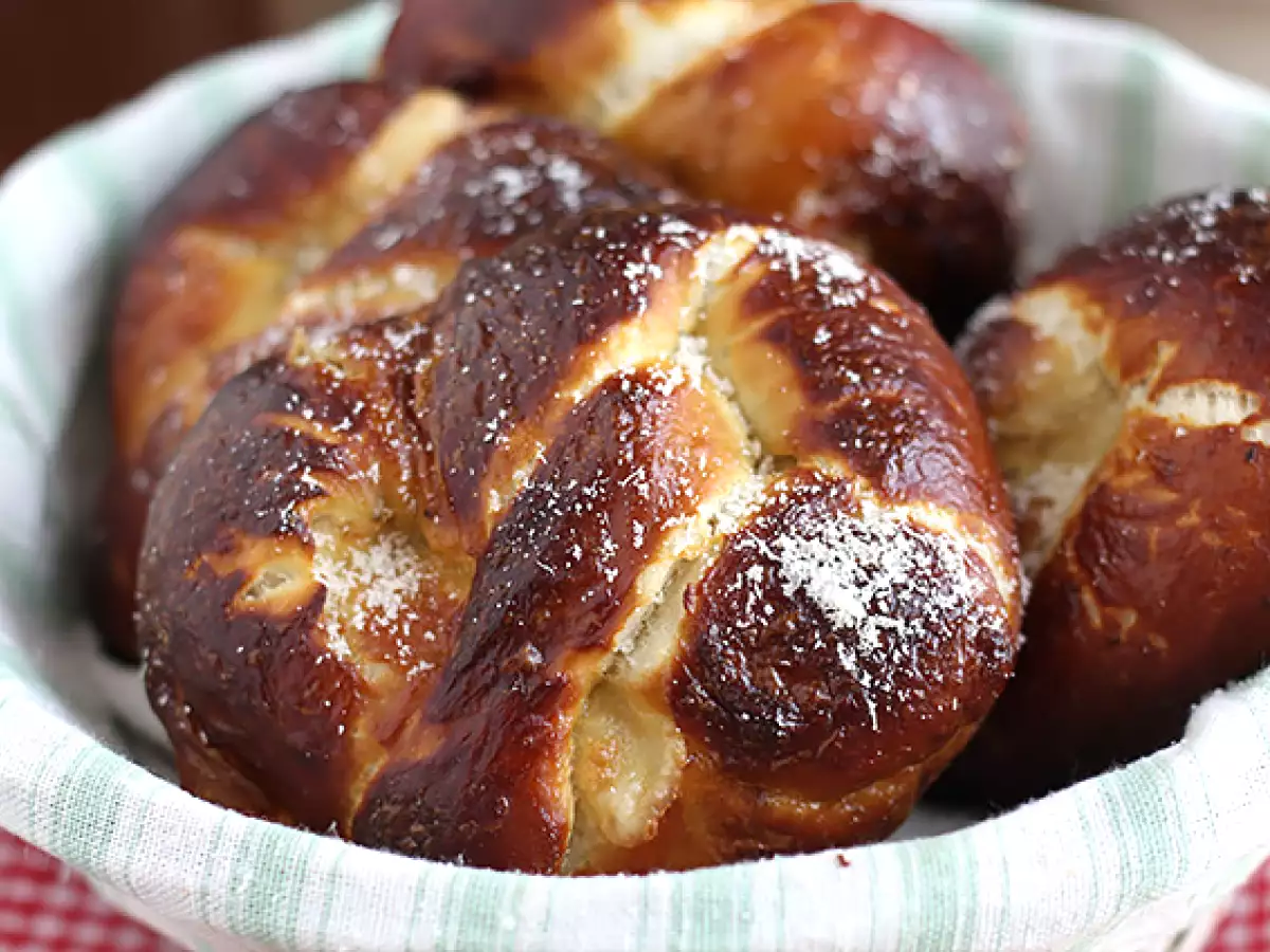 Mozzarella and rosemary pretzels - photo 2