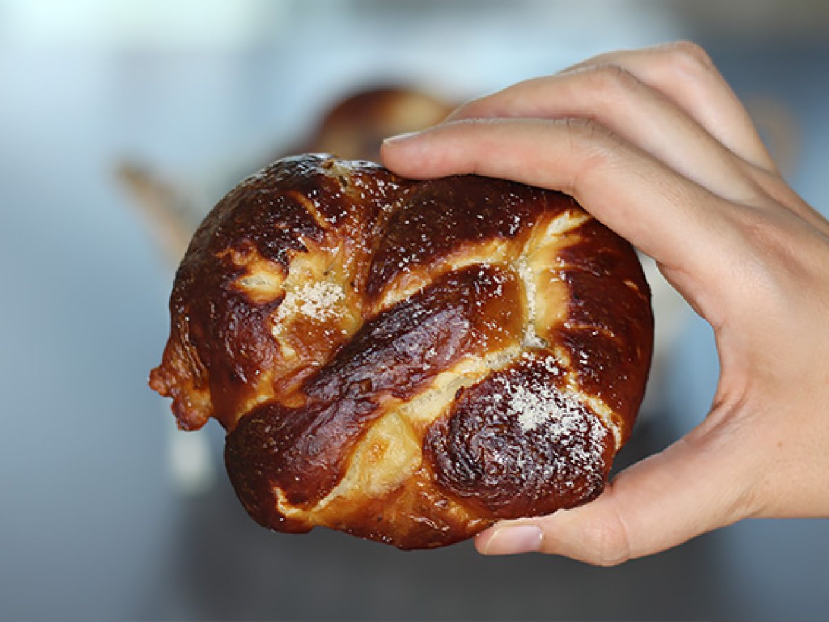 Mozzarella and rosemary pretzels - photo 3