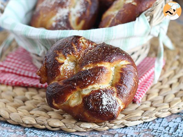 Mozzarella and rosemary pretzels