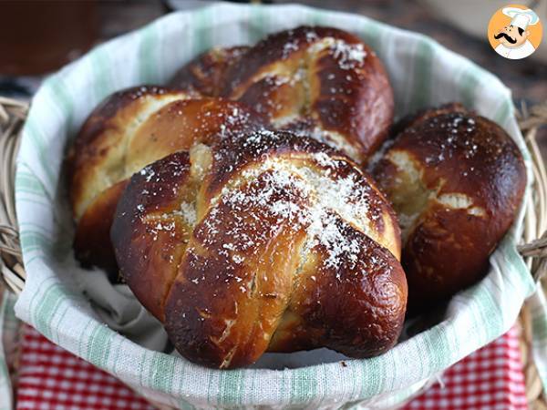 Mozzarella and rosemary pretzels - photo 4