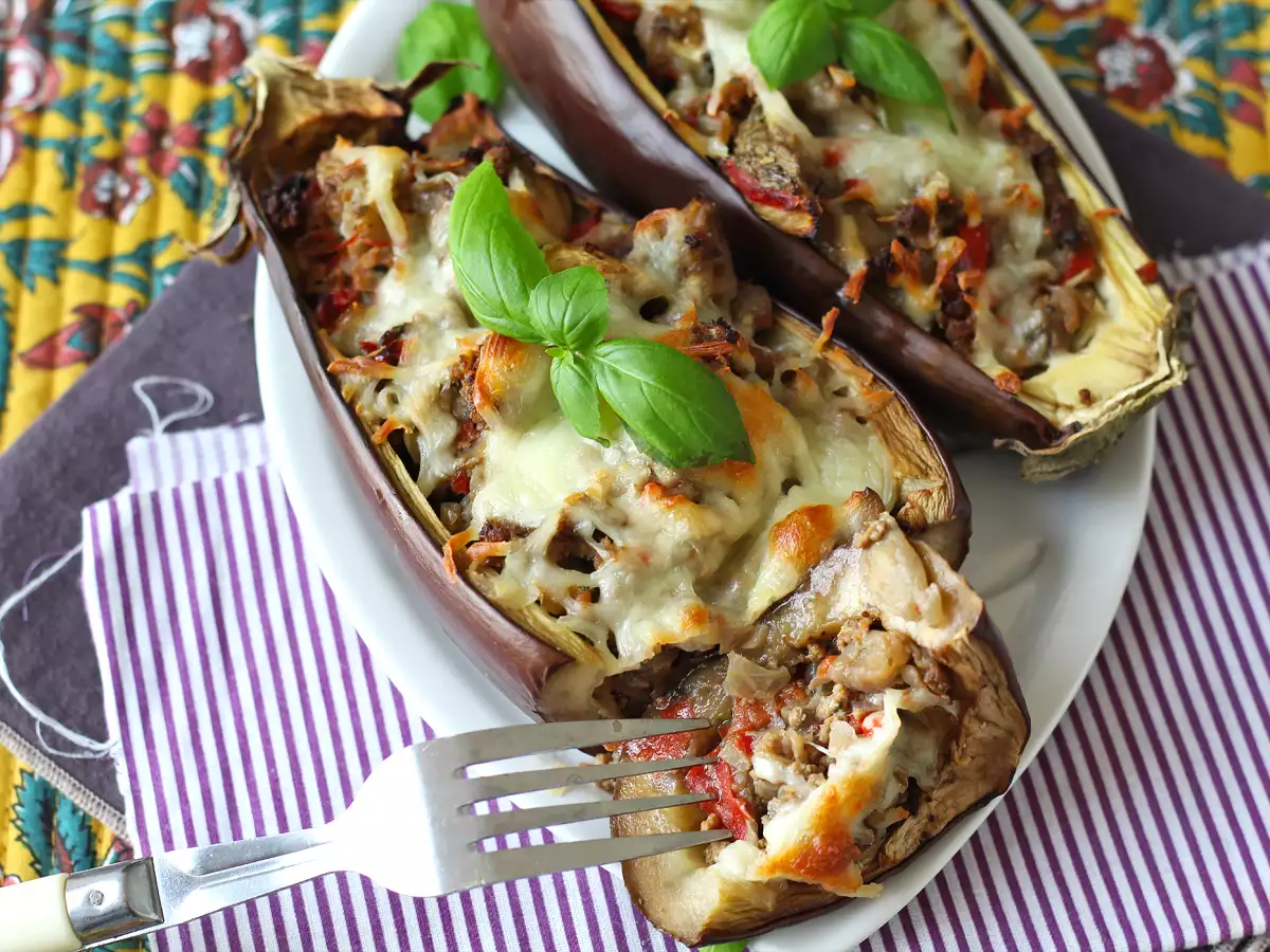 Mozzarella-Gratinated Stuffed Eggplants - photo 2