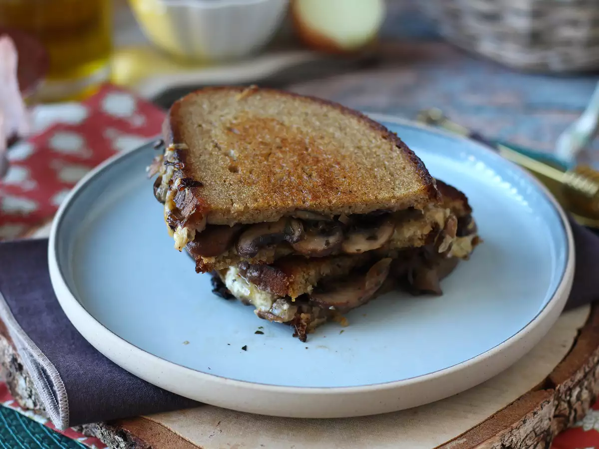 Mushroom and grated cheese grilled cheese - photo 6