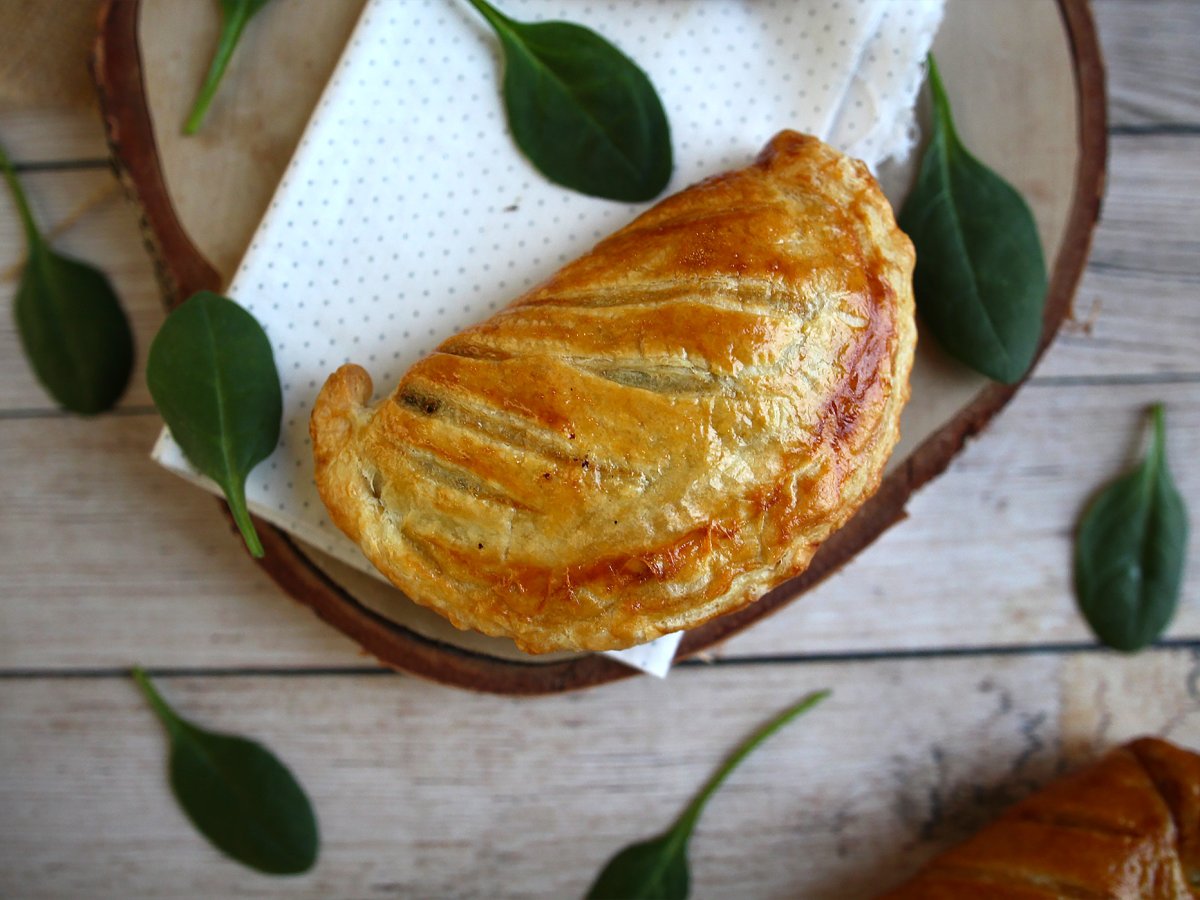 Mushroom and spinach mini handpies - photo 4