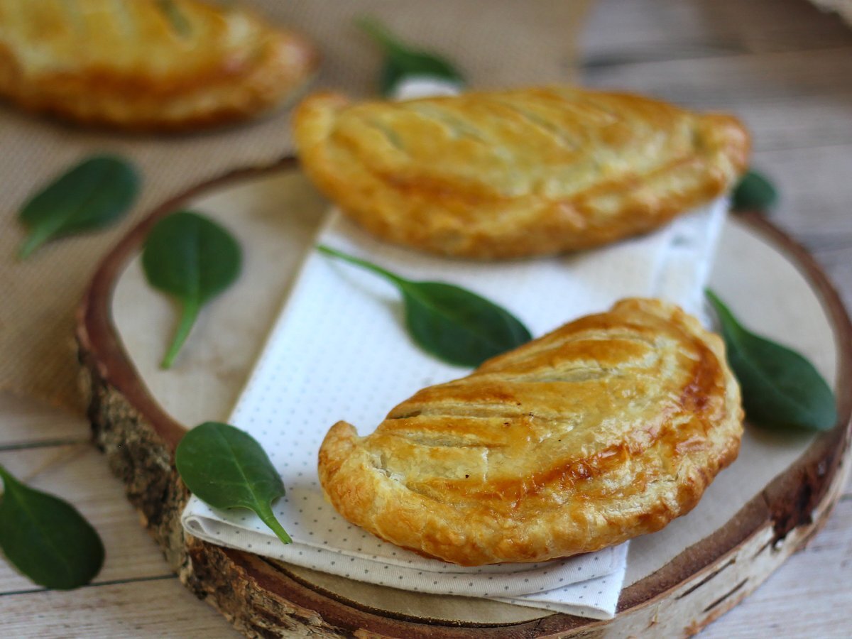 Mushroom and spinach puff pastries