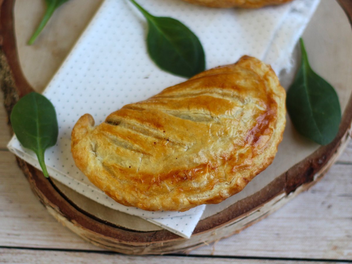 Mushroom and spinach puff pastries - photo 2