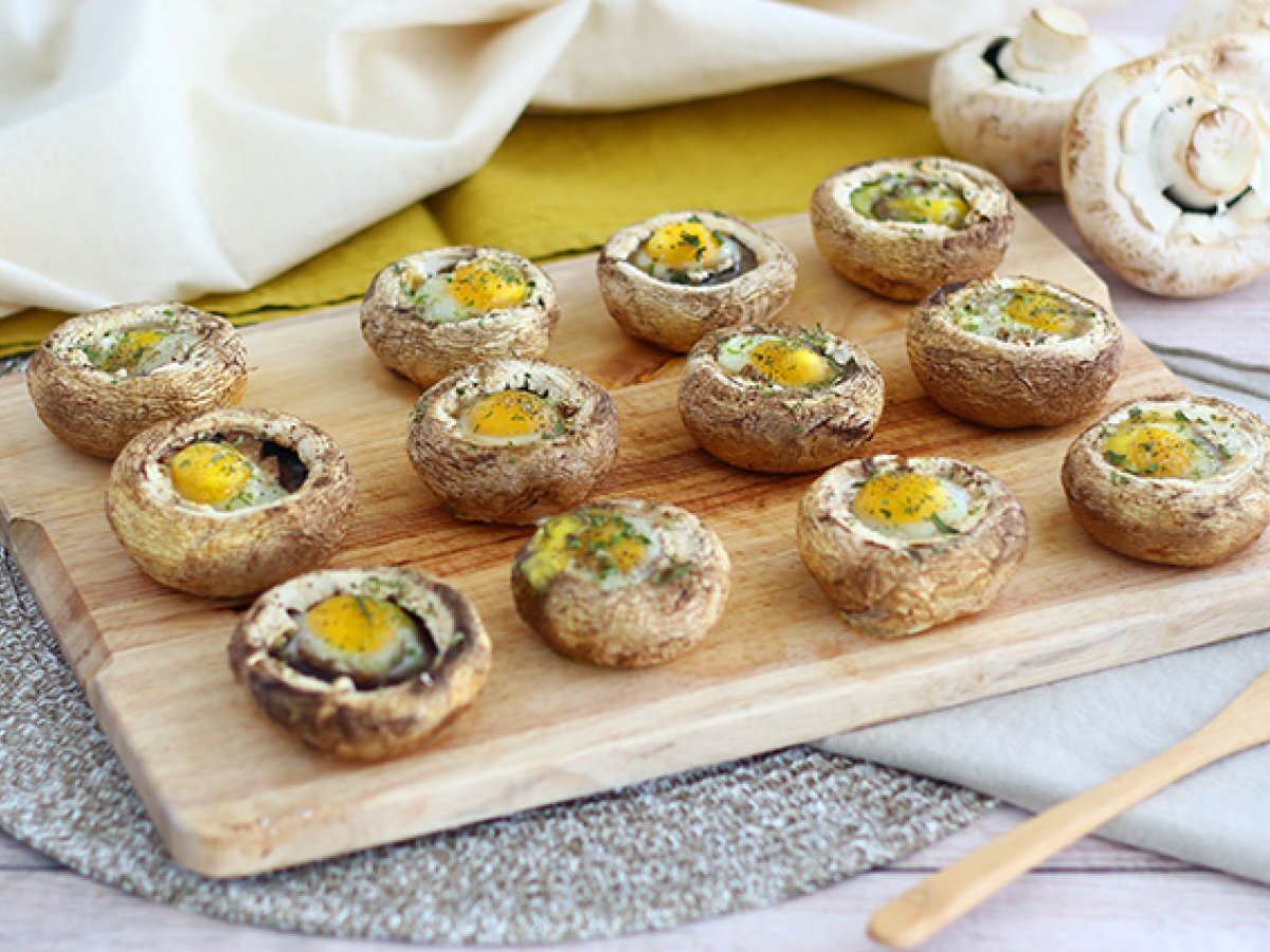 Mushrooms with quail eggs