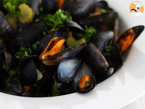 Mussels in white wine, a simple and delicious recipe - photo 2