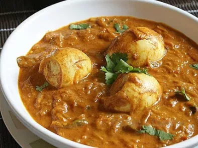 Mutta Roast/ Egg Roast (A simple Kerala Style Egg Curry)