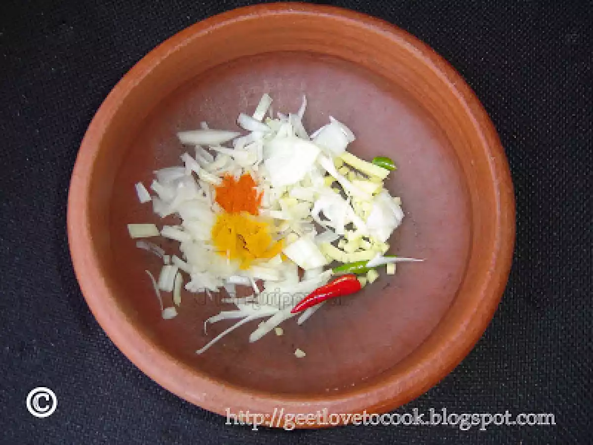 Nadan Varutharacha Meen Koottan (Kerala Style Fish Curry) - photo 2