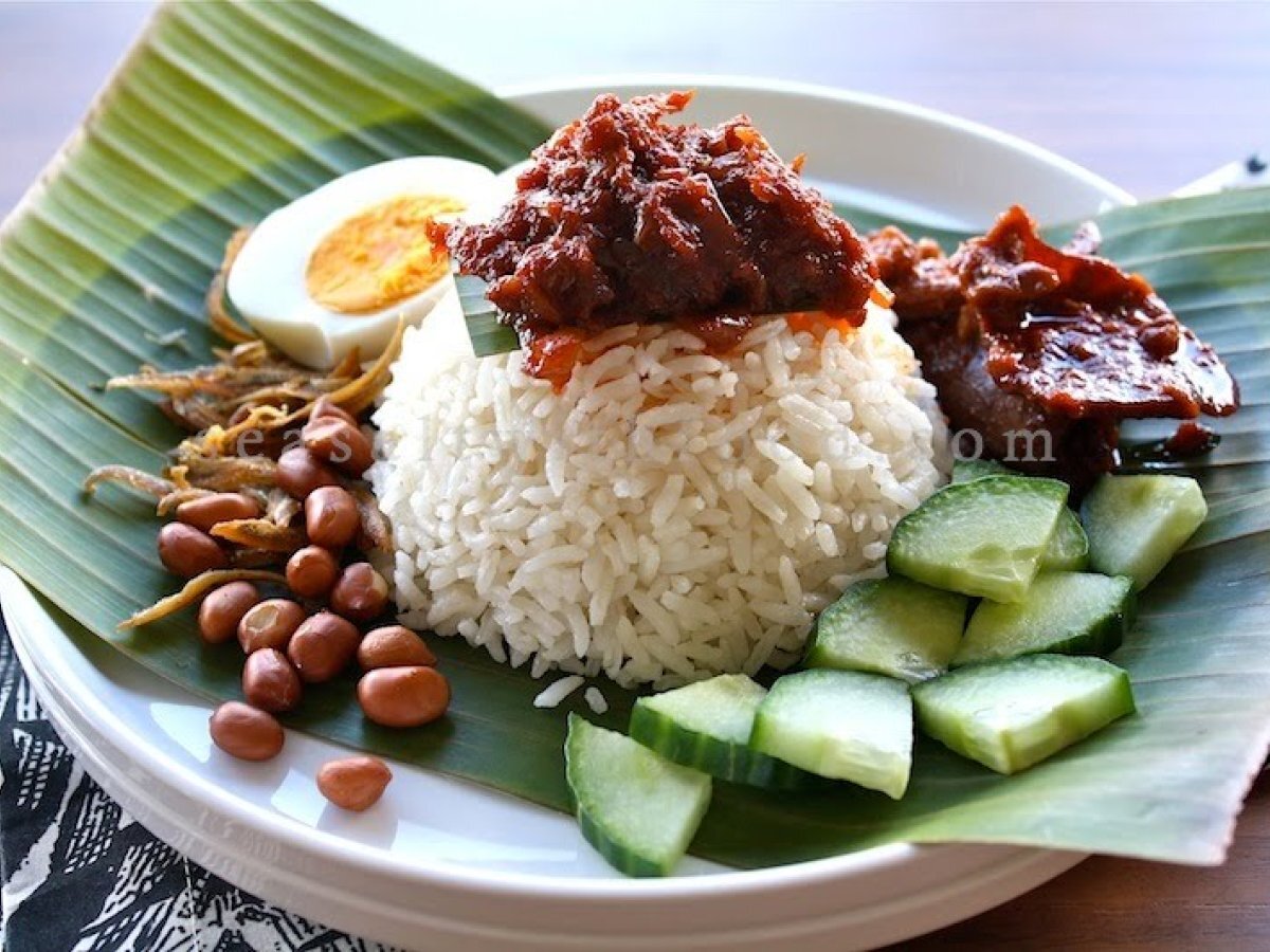 Nasi Lemak With Dried Anchovies Sambal (Sambal Ikan Bilis) - photo 3