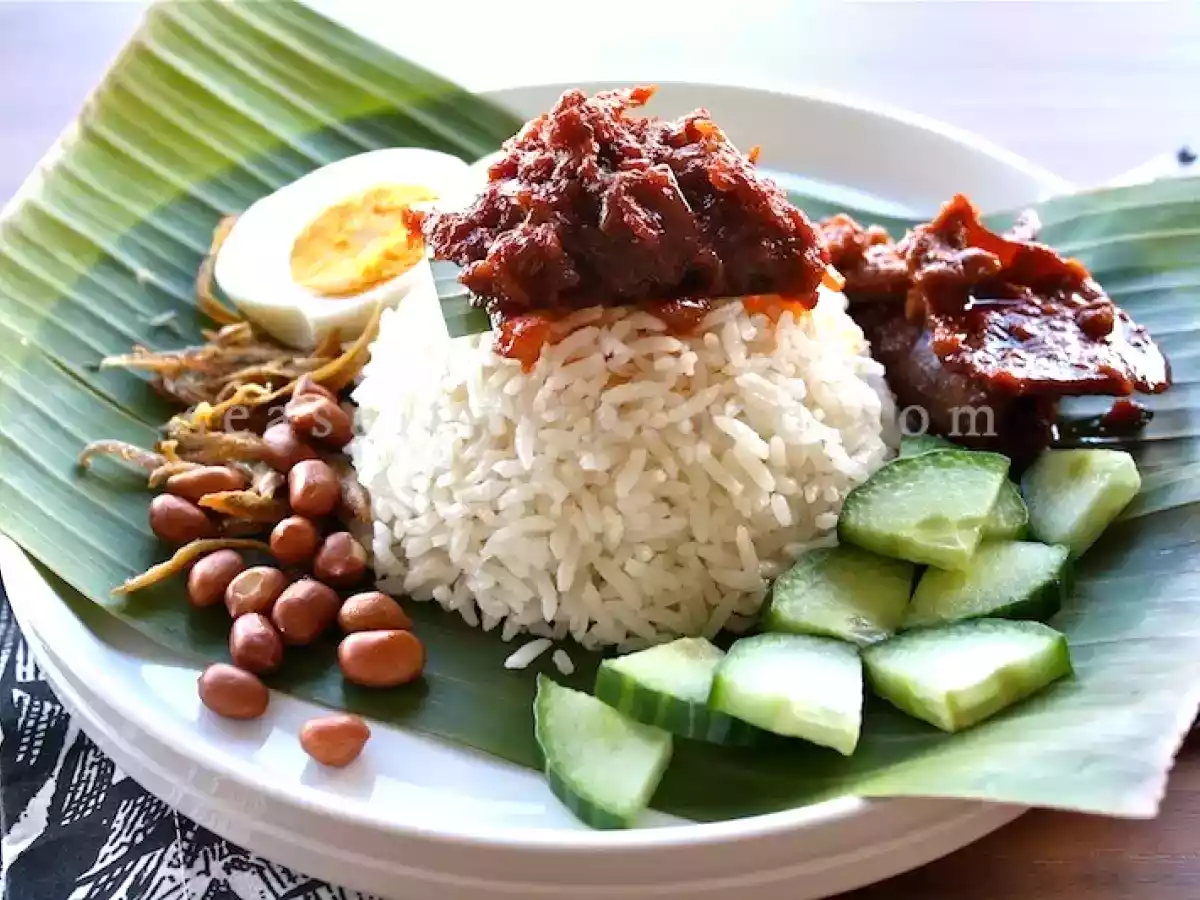 Nasi Lemak With Dried Anchovies Sambal (Sambal Ikan Bilis) - photo 3