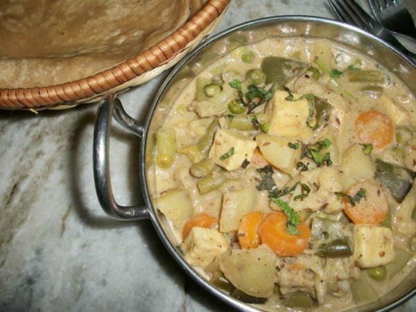 Navaratna Korma(Veggies Cooked in Cream Sauce)