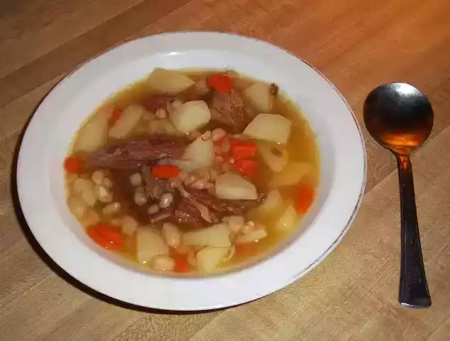 Navy bean soup recipe - easy and healthy dinner idea