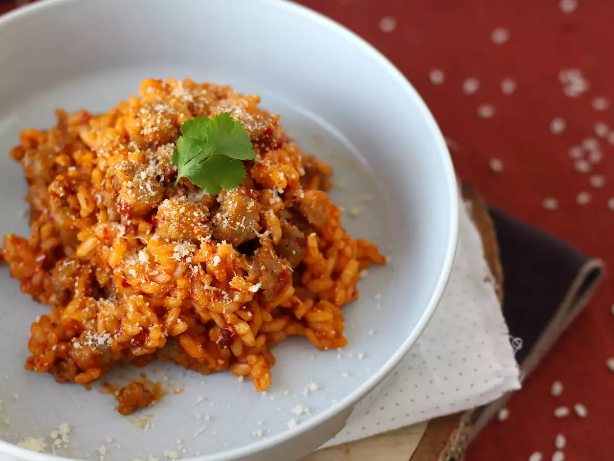 ’Nduja and sausage risotto, a first course with an intense flavor