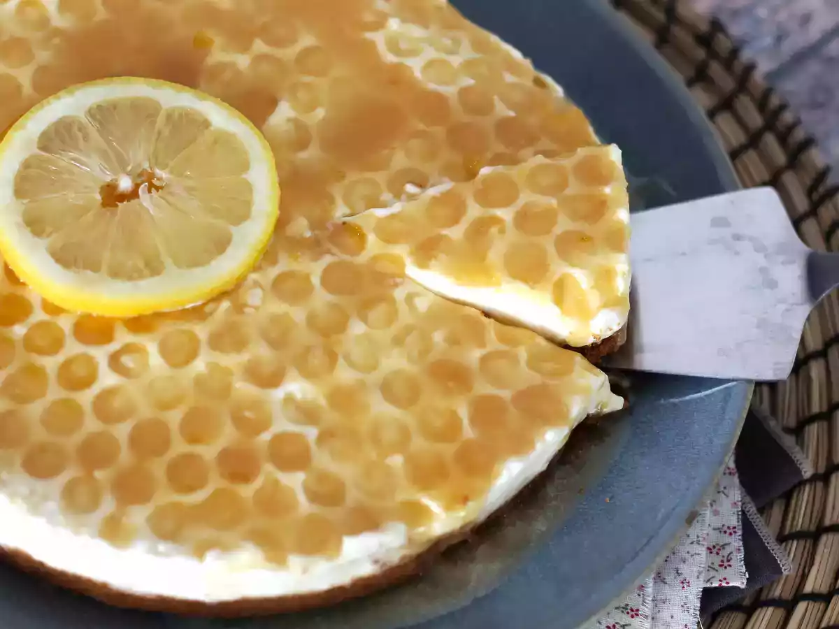 No-bake lemon and honey cheesecake (cake decoration tutorial) - photo 5