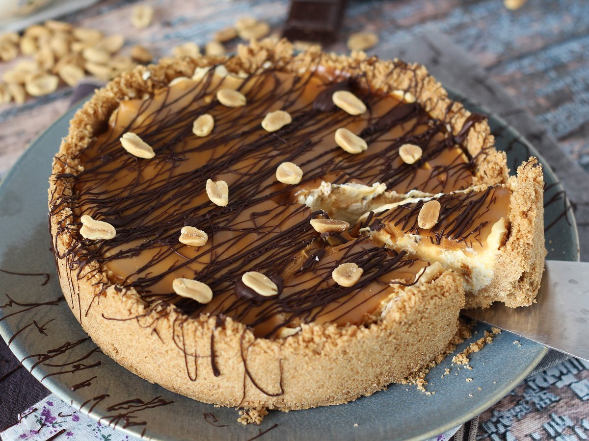 No bake Snickers cheesecake, so yummy! - photo 3