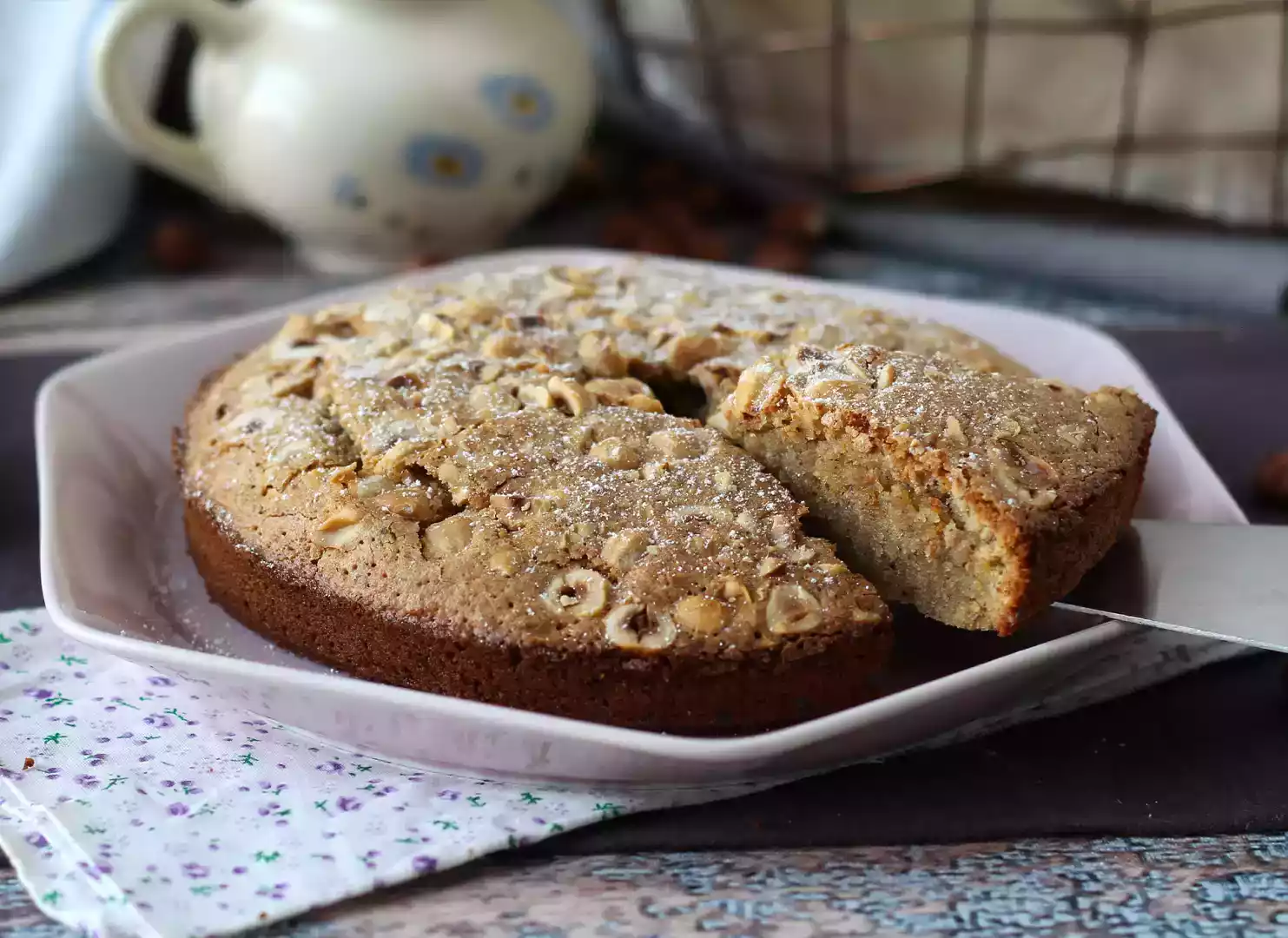 Hazelnut cake recipe: 5-ingredient fondant and crunchy treat