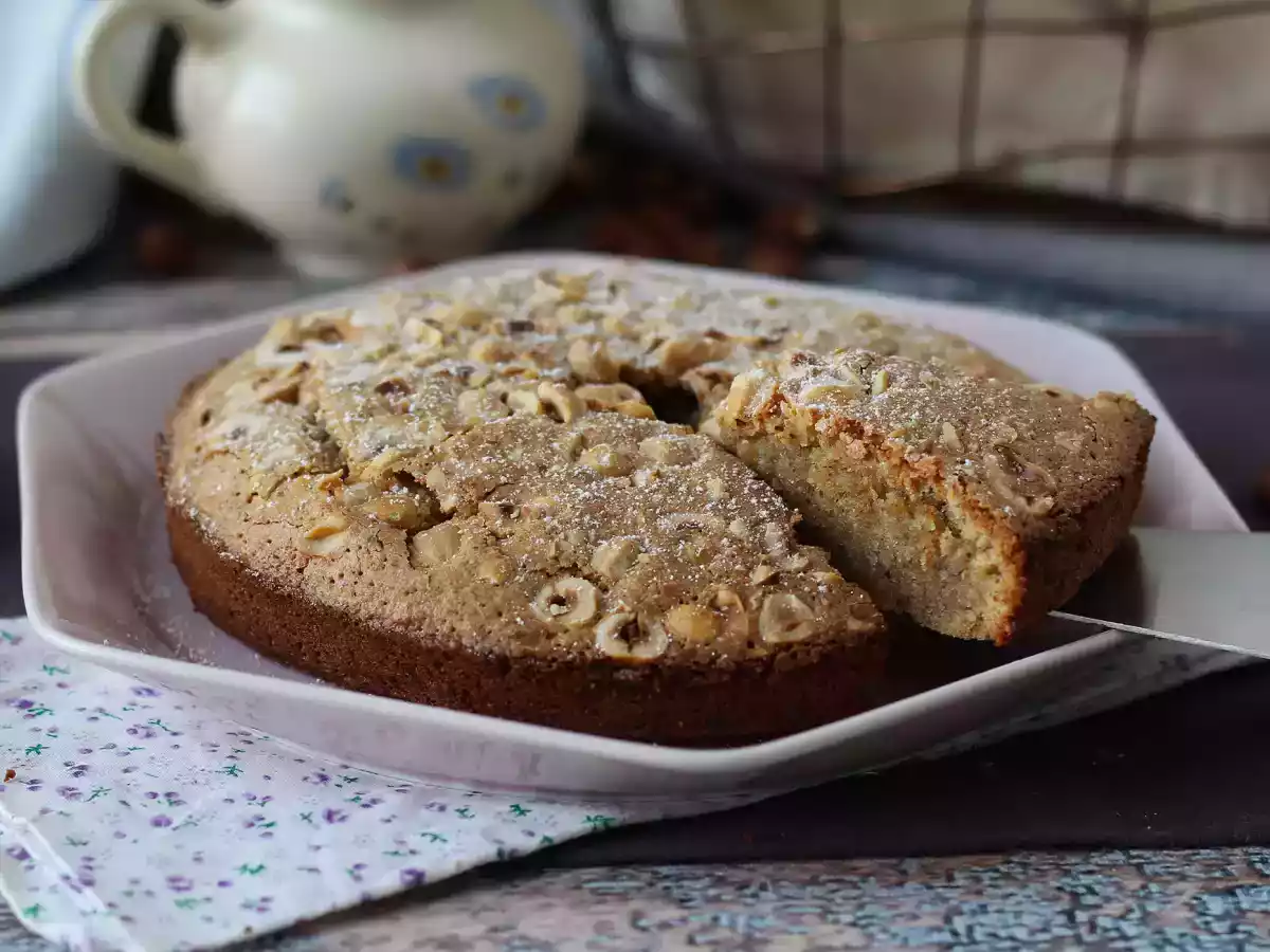 Noisetier, the fondant and crunchy hazelnut cake with 5 ingredients only!