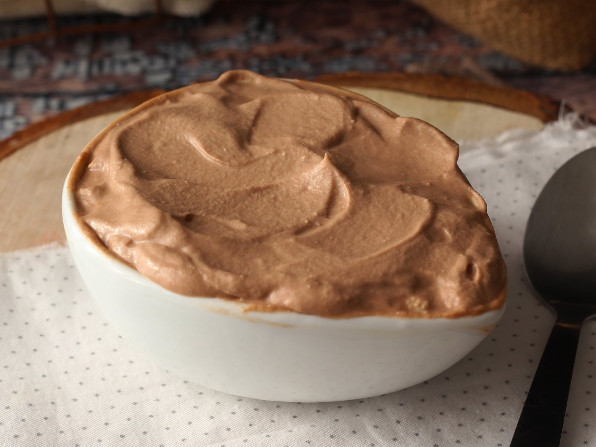 Nutella whipped cream, perfect to frost layer cakes ! - photo 2